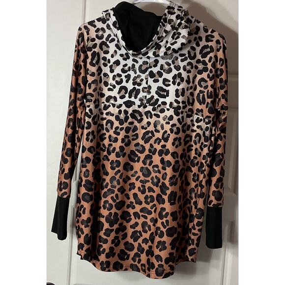 LulaRoe Amber Leopard Print Lightweight "Unicorn" Pullover Hoodie M - Picture 3 of 6
